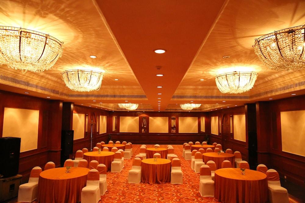 โรงแรมเดอะ เกทเวย์ พาสุมาลัย มทุราย ภายนอก รูปภาพ